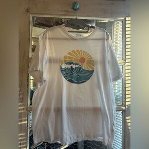 B23 J.Crew  | White Beach Graphic T-Shirt